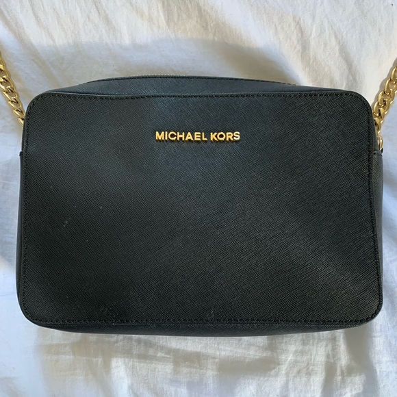 Michael Kors Handbags - Michael Kors Crossbody